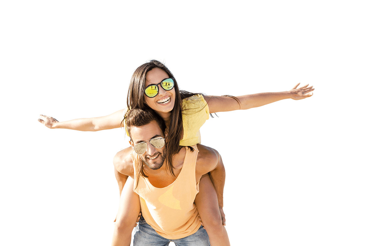 זוג צעיר מחוייך ושמח תמונת לובי