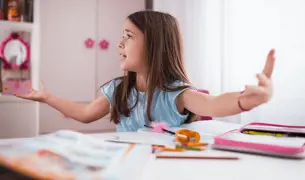 ילדה שקשה לה