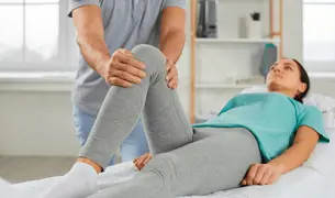 בחורה בטיפול פיזיוטרפי